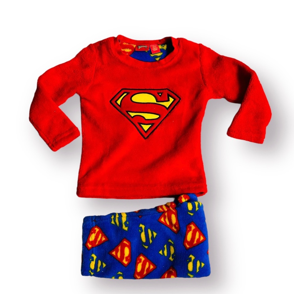 NWT Rebel by Primark Superman Fuzzy Pajama Set 
Size 1.5-2 Years